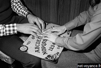 Ouija communiquer avec les esprits